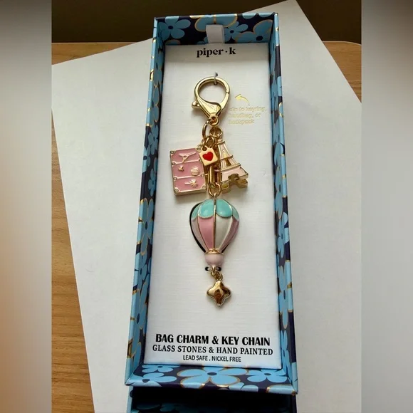 Piper K Paris Themed Bag Charm / Keychain in Gold & Pink - Picture 13 of 14